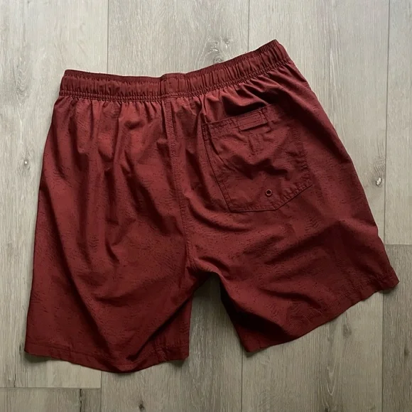 Vuori Kore Red Shorts with Drawstring and Liner - Size Medium - Picture 2 of 2